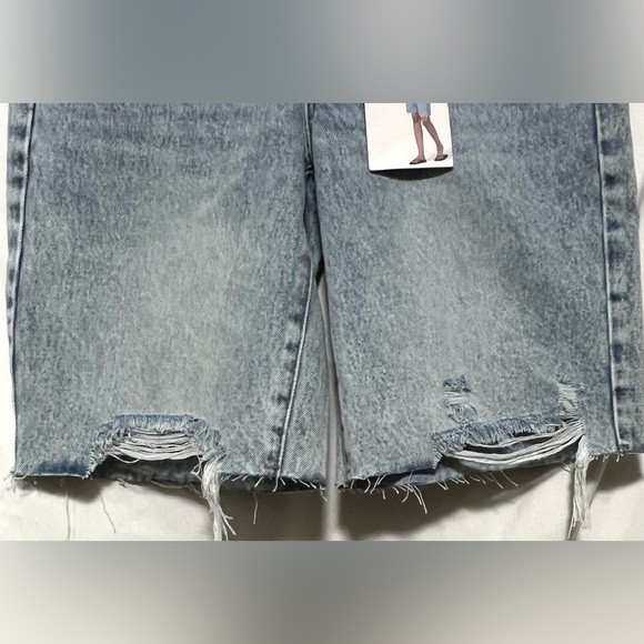 NWT Simple Society Baggy Bermuda Jean Shorts Denim Distressed Oversized Dad - Picture 4 of 11